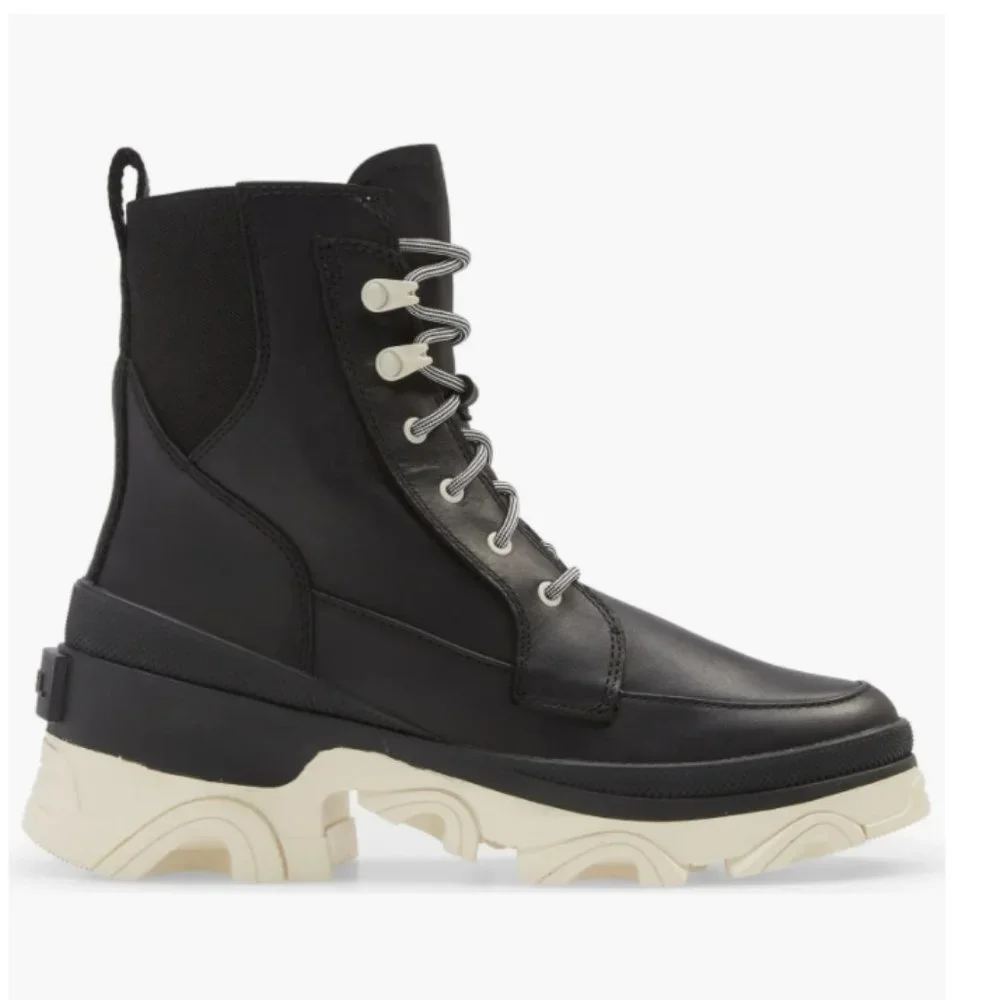 NIB $200 SOREL Brex™ Lace-Up Waterproof Bootie (Women) in size 9.5!